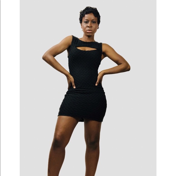 🌹Cut out Black Dress 🌹 - Picture 4 of 5